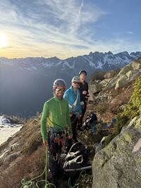 Sur le chemin du retour, au soleil couchant Sur le chemin du retour, au soleil couchant